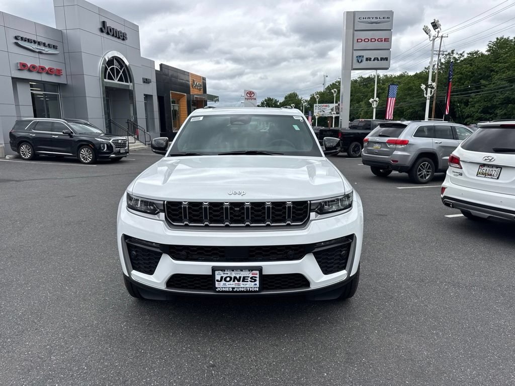 New 2026 Jeep Grand Cherokee L Limited w/ Luxury Tech Group II AWD/4WD image 3