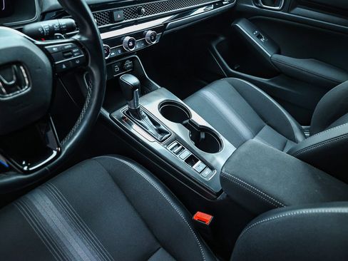 Certified 2024 Honda Civic Sport image 27