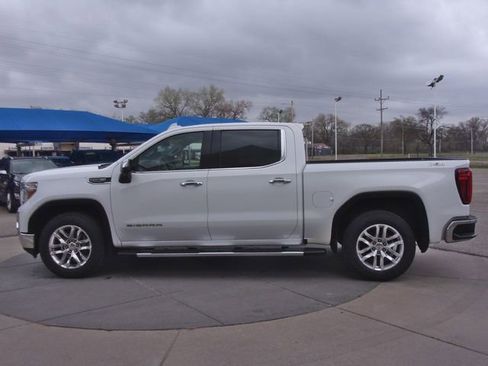 Used 2019 GMC Sierra 1500 SLT w/ SLT Premium Plus Package AWD/4WD image 20