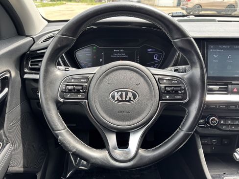 Used 2020 Kia Niro EX FWD image 24