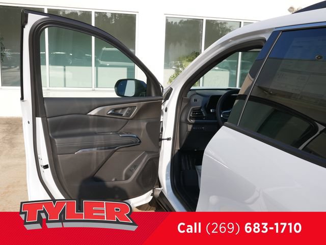 New 2027 Chevrolet Traverse LT w/ Driver Confidence Package AWD/4WD image 20