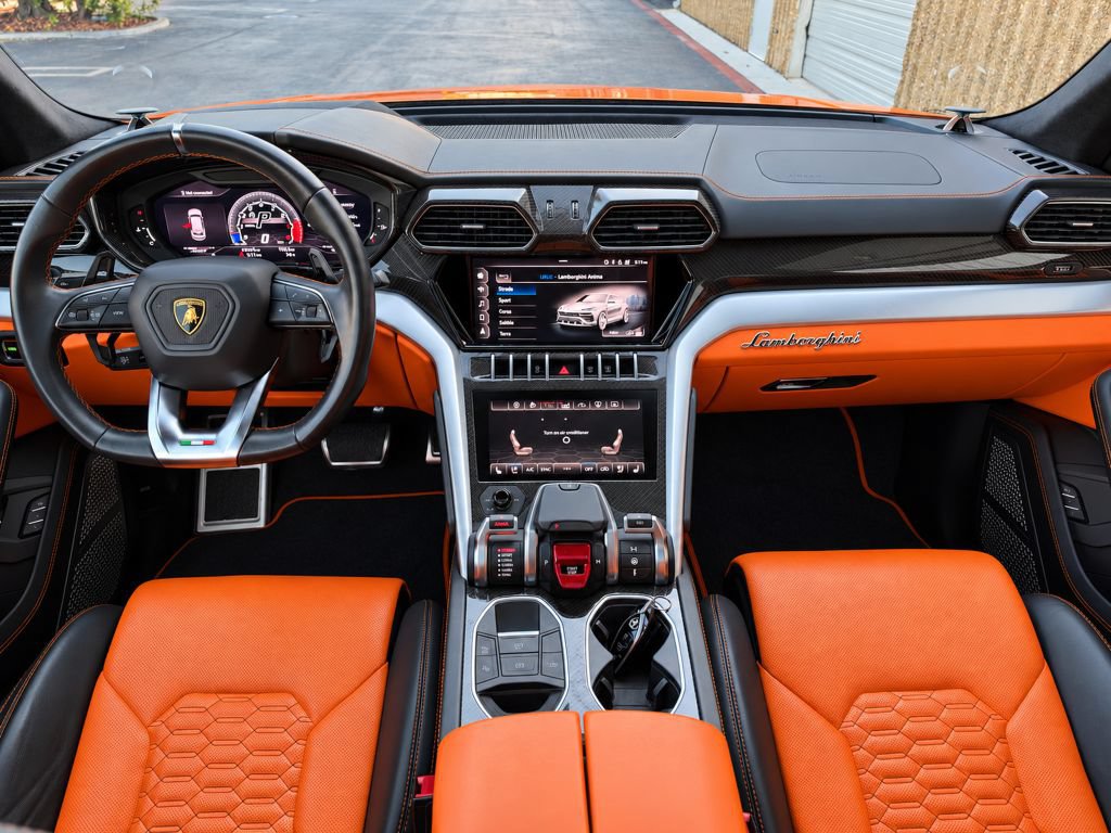 Used 2021 Lamborghini Urus AWD/4WD image 21