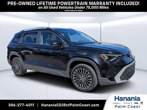 Used 2025 Volkswagen Taos SE FWD image 1