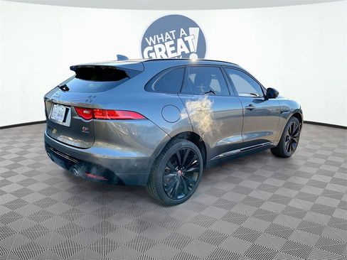 Used 2019 Jaguar F-PACE S image 6