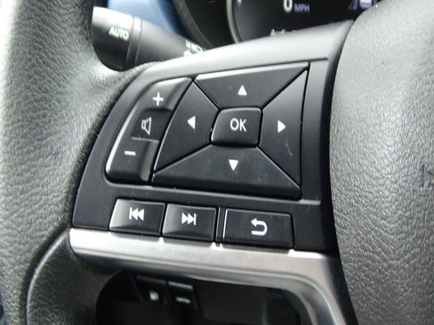 Used 2025 Nissan Versa SV FWD image 19