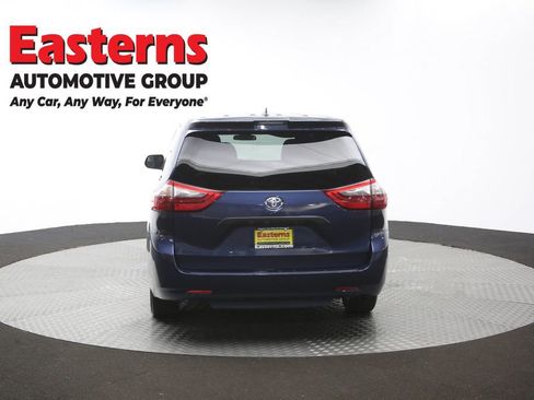 Used 2020 Toyota Sienna L FWD image 38