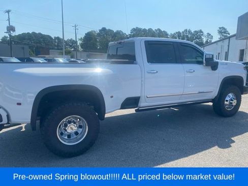 Used 2025 Chevrolet Silverado 3500 High Country w/ High Country Premium Package AWD/4WD image 9
