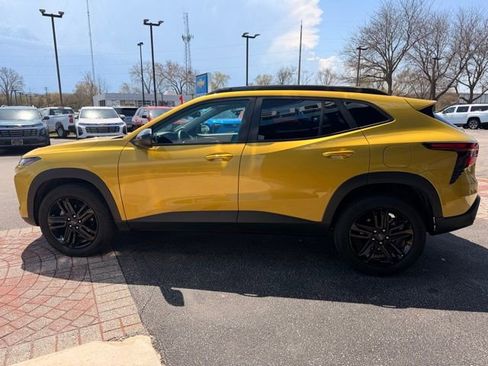 Used 2024 Chevrolet Trax ACTIV w/ Driver Confidence Package image 4