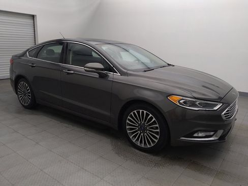 Used 2017 Ford Fusion SE w/ Fusion SE Technology Package image 11