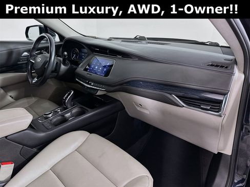 Used 2023 Cadillac XT4 Premium Luxury image 29