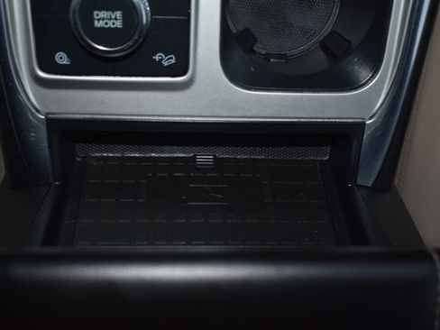 Used 2022 Ford Explorer Limited image 35