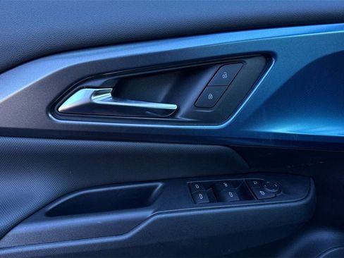 New 2026 Chevrolet Equinox EV LT w/ LPO, Blackout Package image 11