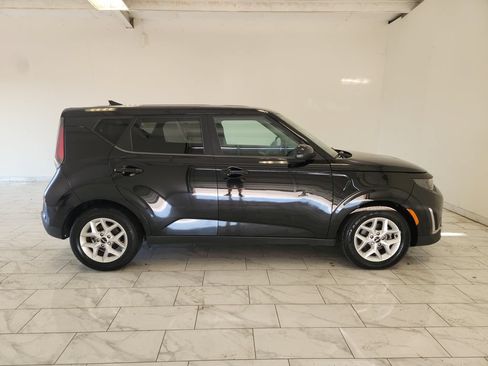 Used 2024 Kia Soul LX w/ Option Group 015 FWD image 4