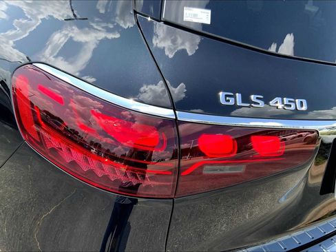 New 2025 Mercedes-Benz GLC 350e GLC 350e image 6