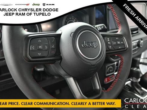 Used 2024 Jeep Wrangler Unlimited Rubicon AWD/4WD image 18