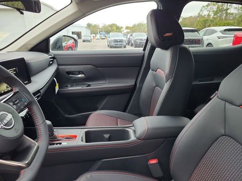 New 2026 Nissan Kicks SR w/ SR Premium Package FWD image 8