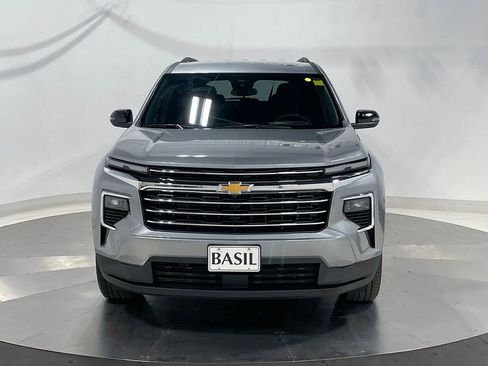 Used 2025 Chevrolet Traverse LT w/ LPO, Floor Liner Package AWD/4WD image 9