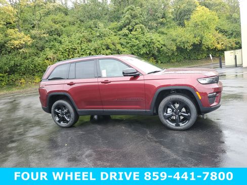 New 2025 Jeep Grand Cherokee Limited w/ Black Appearance Package AWD/4WD image 3