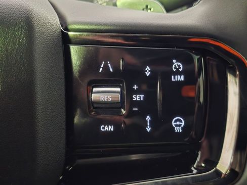 Used 2025 Land Rover Range Rover Evoque S image 19