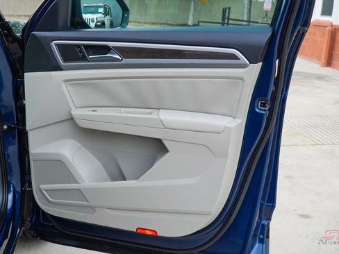 Used 2019 Volkswagen Atlas SEL image 19