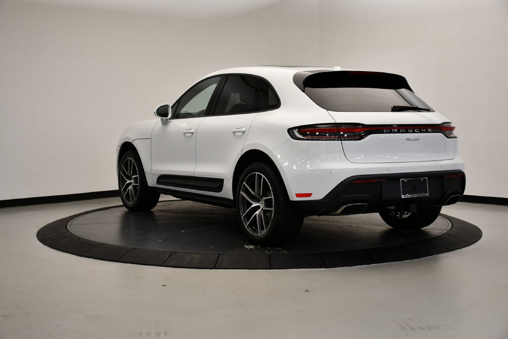 Certified 2026 Porsche Macan Turbo AWD/4WD image 3