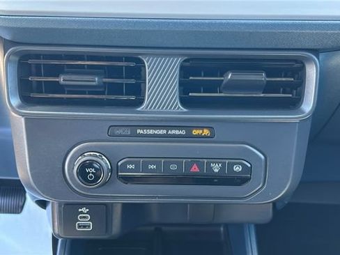 Certified 2025 Ford Maverick XL FWD image 21