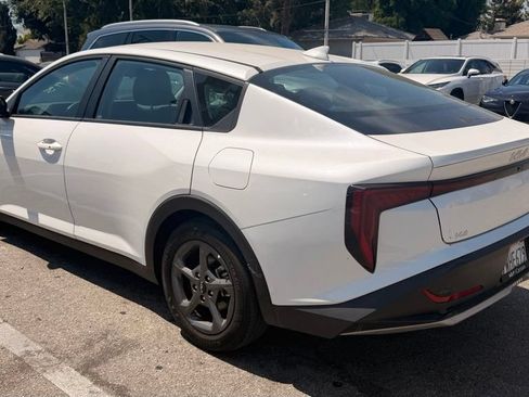 Used 2025 Kia K4 FWD image 3