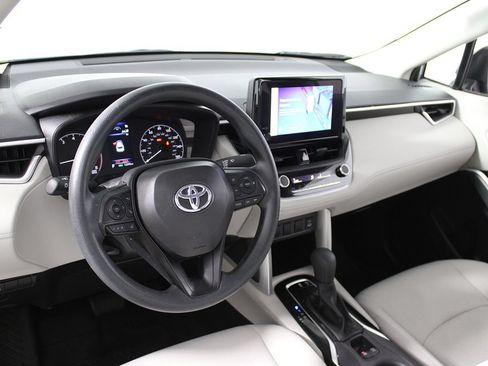 Used 2025 Toyota Corolla Cross L FWD image 10