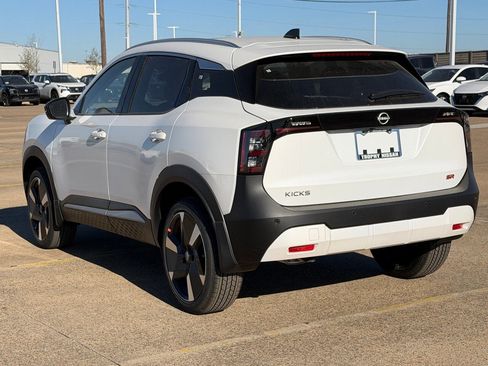 New 2026 Nissan Kicks SR image 6
