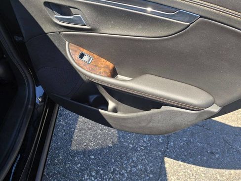 Used 2014 Chevrolet Impala LT w/ Convenience Package image 12