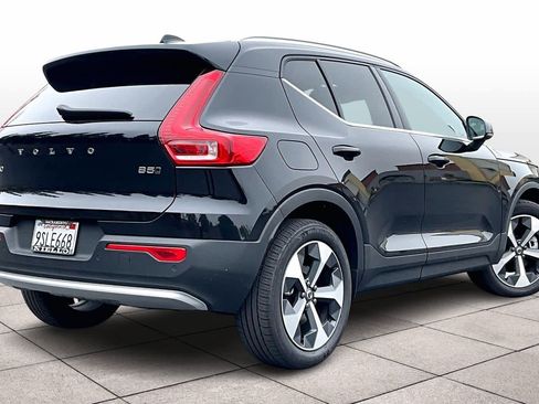 Used 2025 Volvo XC40 B5 Core w/ Protection Package Premier image 16