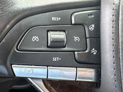 Used 2022 Cadillac Escalade Sport Platinum AWD/4WD image 33