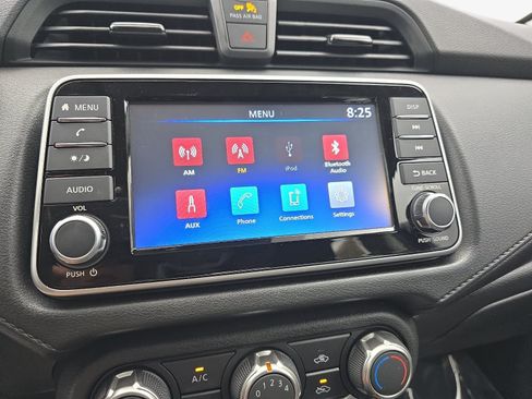 Used 2025 Nissan Versa S w/ Trunk Package FWD image 18