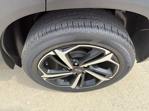 Used 2023 Chevrolet TrailBlazer RS w/ Convenience Package AWD/4WD image 9
