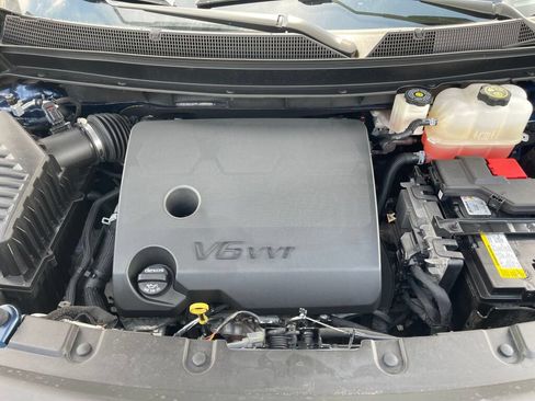 Used 2023 Chevrolet Traverse LT FWD image 37