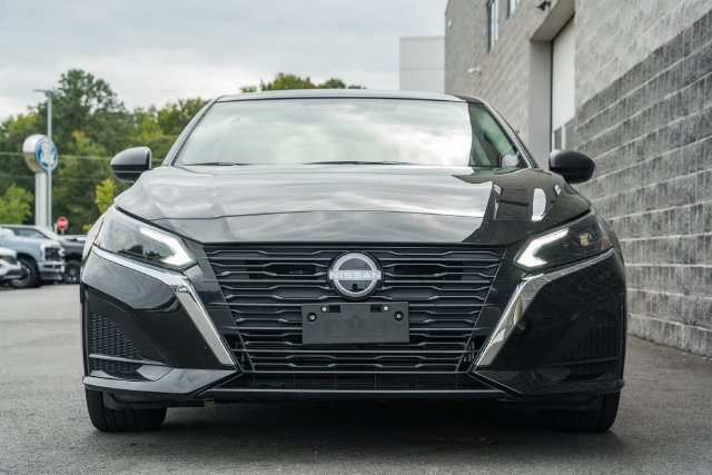 Used 2025 Nissan Altima 2.5 SV FWD image 3