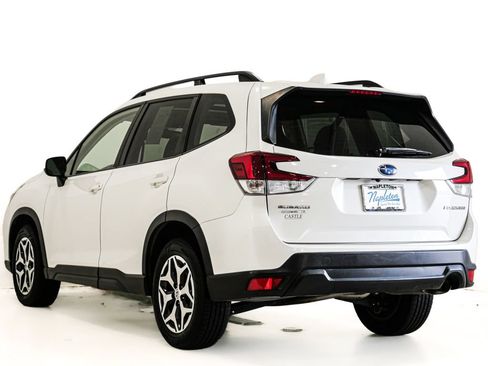 Used 2019 Subaru Forester Premium AWD/4WD image 9