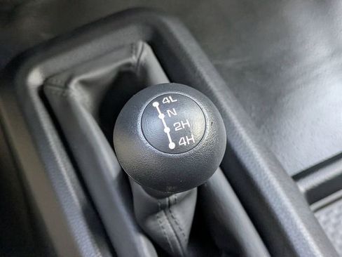 Used 2024 RAM 2500 Tradesman w/ Chrome Appearance Group image 24