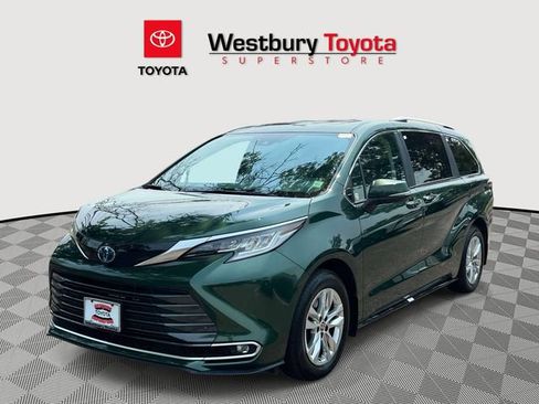 Certified 2024 Toyota Sienna Limited AWD/4WD image 5