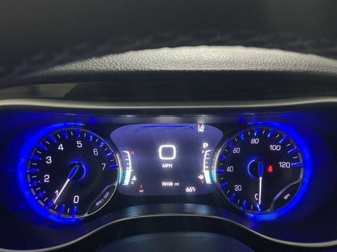 Used 2023 Chrysler Pacifica Limited image 28