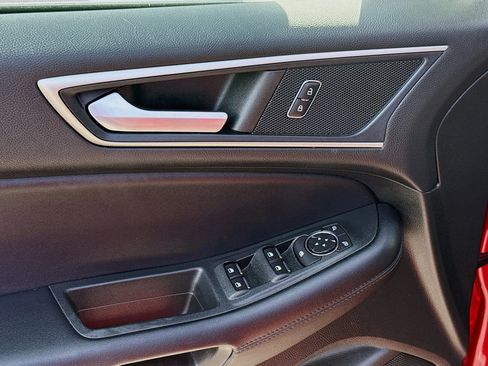 Used 2022 Ford Edge SEL w/ Convenience Package image 16