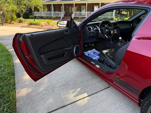 Used 2014 Ford Mustang Shelby GT500 w/ Equipment Group 821A RWD image 41