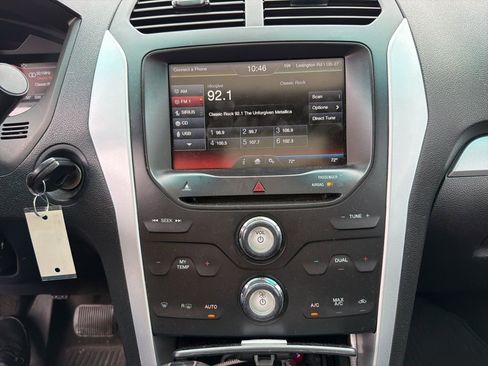 Used 2015 Ford Explorer XLT w/ Equipment Group 202B image 11