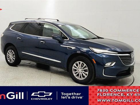 Used 2023 Buick Enclave Essence image 1