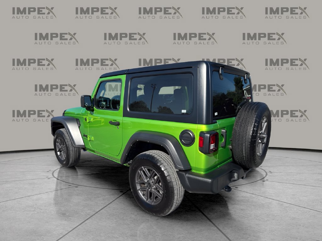 Used 2025 Jeep Wrangler Sport AWD/4WD image 3