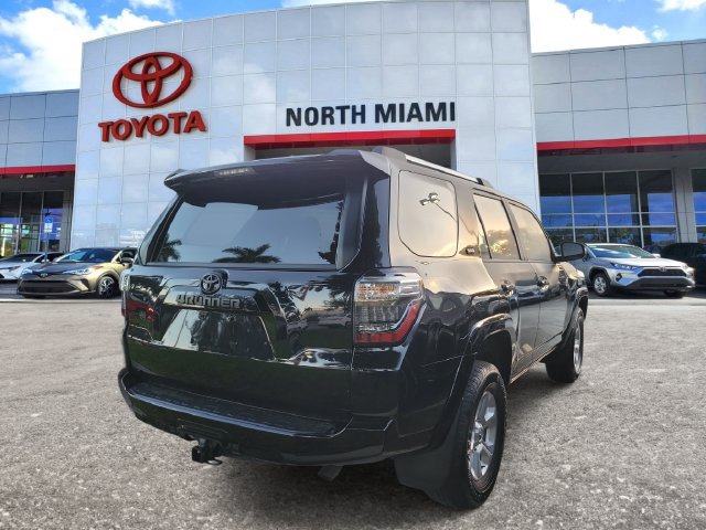 Used 2022 Toyota 4Runner SR5 Premium w/ Moonroof Package AWD/4WD image 4