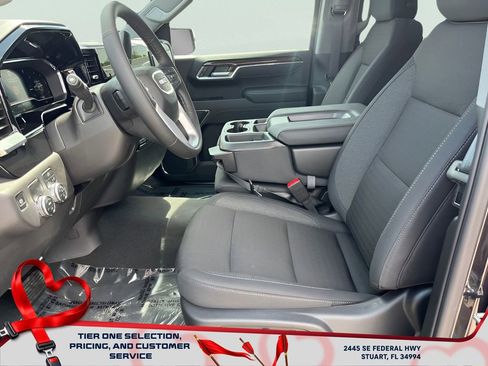 New 2025 GMC Sierra 1500 Elevation image 9