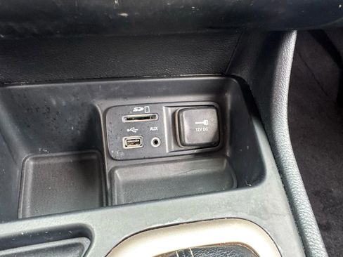 Used 2016 Jeep Cherokee Latitude w/ Safety/Convenience Group image 42