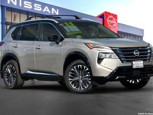 Certified 2025 Nissan Rogue Platinum FWD image 1