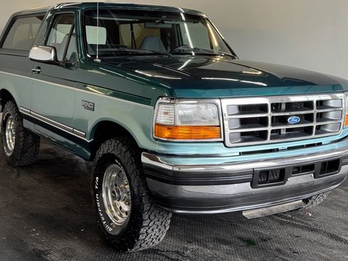 Used 1996 Ford Bronco image 2